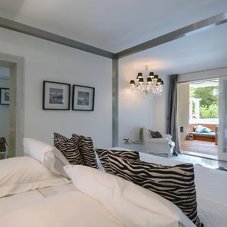 Bed & Breakfast Mediterranea Luxury House
