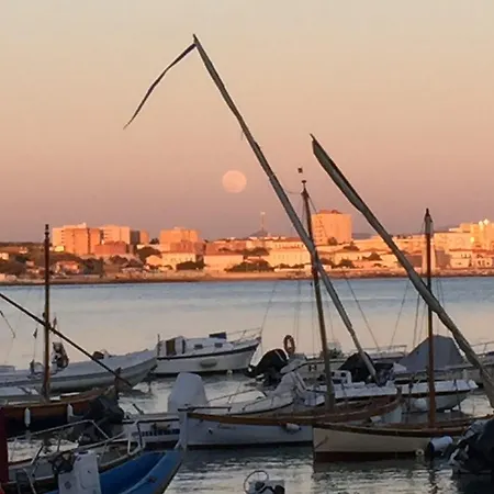 Mediterranea Luxury House فندق مبيت وإفطار 4*