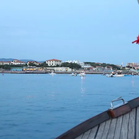 فندق مبيت وإفطار Mediterranea Luxury House 4*